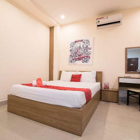 Reddoorz @ Hai Ba Trung Street Хошимін Екстер'єр фото