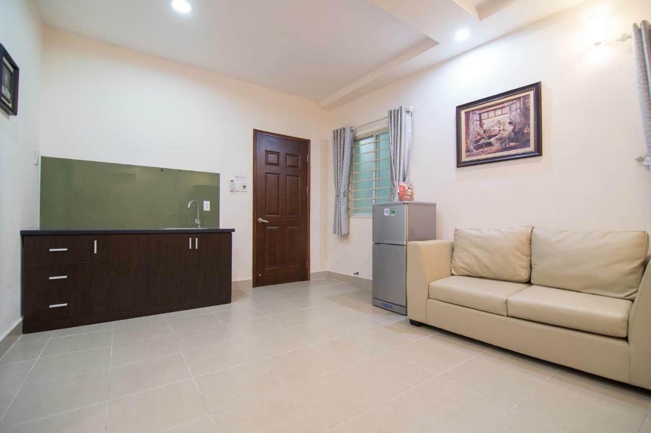 Reddoorz @ Hai Ba Trung Street Хошимін Екстер'єр фото