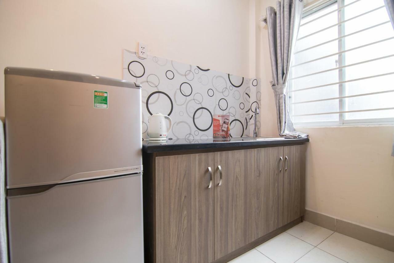 Reddoorz @ Hai Ba Trung Street Хошимін Екстер'єр фото