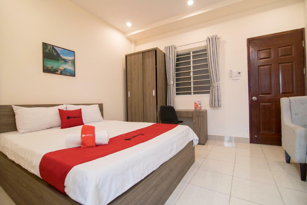 Reddoorz @ Hai Ba Trung Street Хошимін Екстер'єр фото