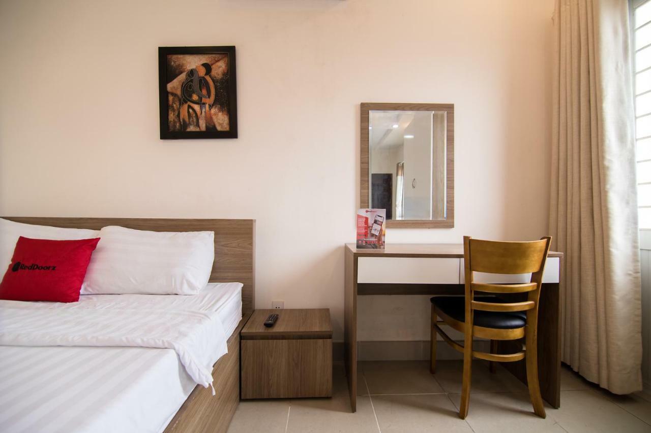 Reddoorz @ Hai Ba Trung Street Хошимін Екстер'єр фото